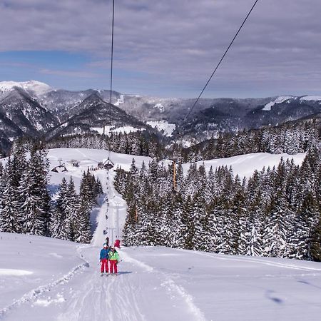Hotel Grof Vransko Bagian luar foto