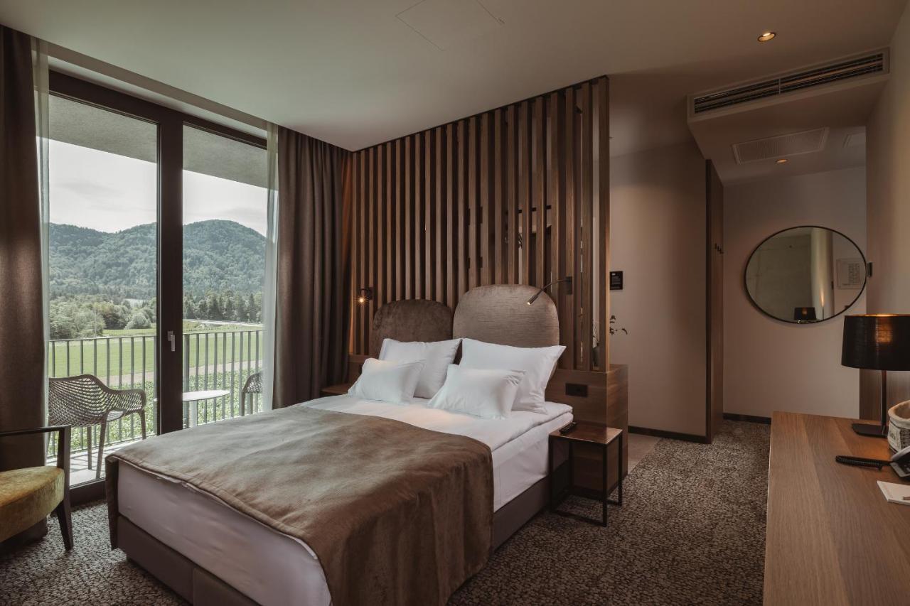 Hotel Grof Vransko Bagian luar foto
