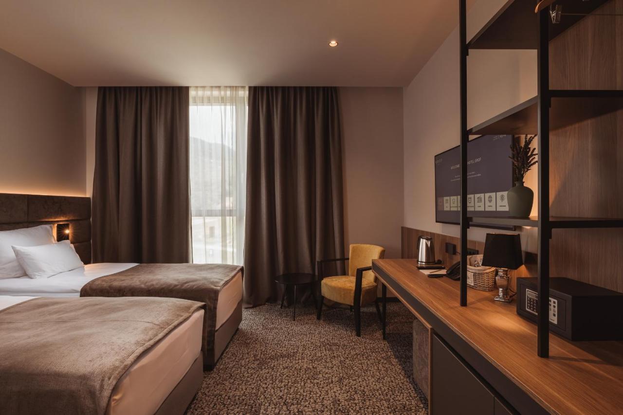 Hotel Grof Vransko Bagian luar foto