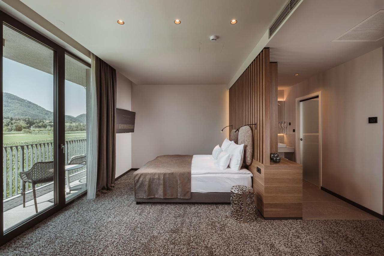 Hotel Grof Vransko Bagian luar foto