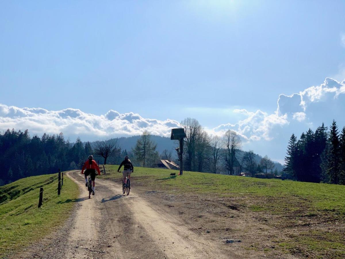 Hotel Grof Vransko Bagian luar foto